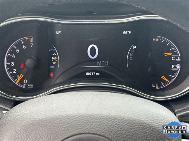Jeep Grand Cherokee Vehicle Full-screen Gallery Image 15