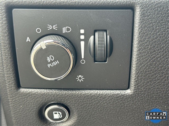 Jeep Grand Cherokee Vehicle Full-screen Gallery Image 21