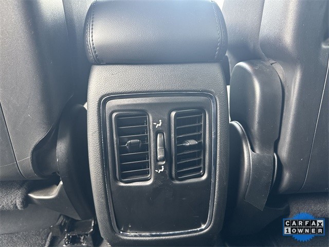 Jeep Grand Cherokee Vehicle Full-screen Gallery Image 24