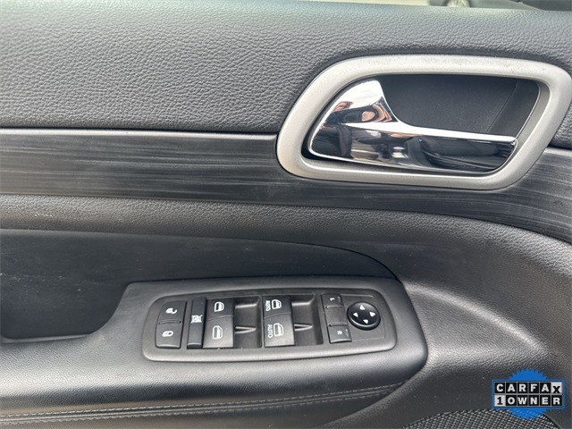 Jeep Grand Cherokee Vehicle Full-screen Gallery Image 26