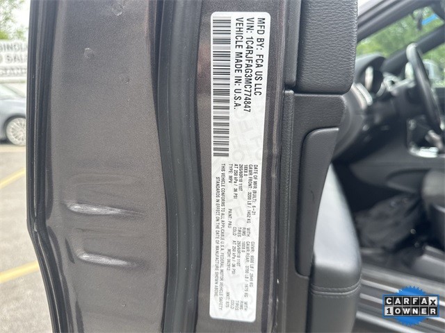Jeep Grand Cherokee Vehicle Full-screen Gallery Image 36
