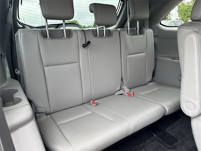Toyota Highlander Vehicle Full-screen Gallery Image 31