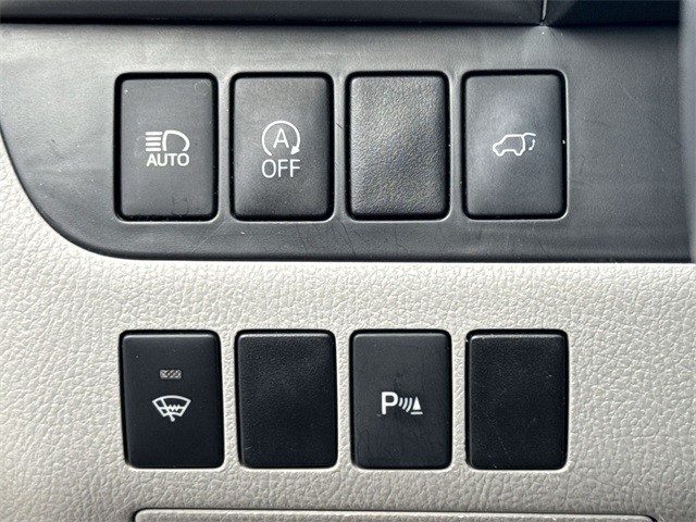 Toyota Highlander Vehicle Full-screen Gallery Image 39