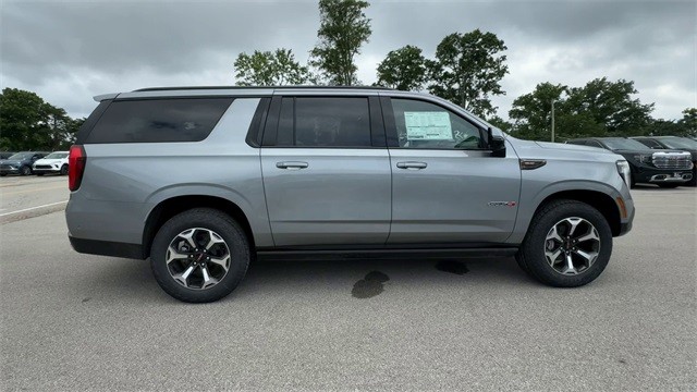 GMC Yukon XL Vehicle Full-screen Gallery Image 09