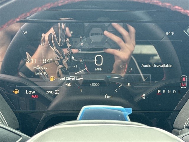 GMC Yukon XL Vehicle Full-screen Gallery Image 15