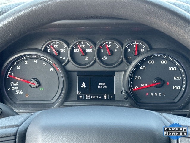 Chevrolet Silverado 1500 Vehicle Full-screen Gallery Image 15