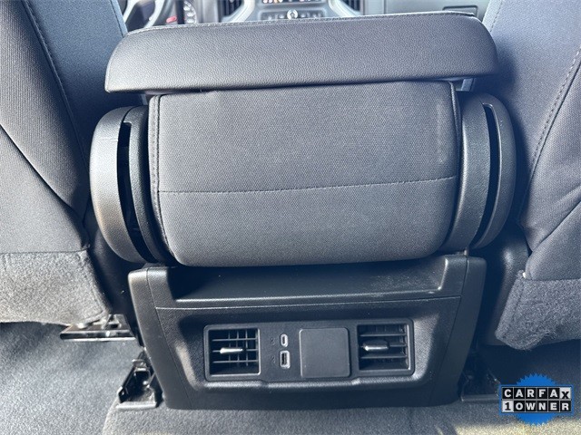 Chevrolet Silverado 1500 Vehicle Full-screen Gallery Image 24