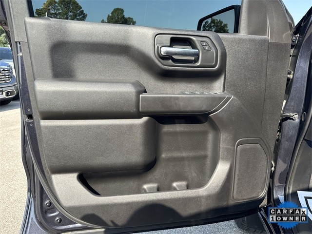Chevrolet Silverado 1500 Vehicle Full-screen Gallery Image 25