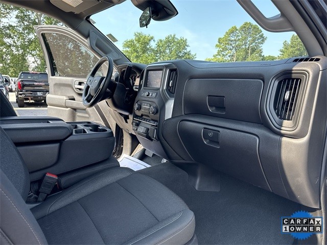 Chevrolet Silverado 1500 Vehicle Full-screen Gallery Image 31