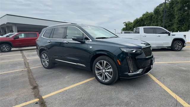 Cadillac XT6 Vehicle Full-screen Gallery Image 02