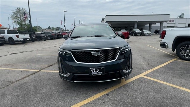 Cadillac XT6 Vehicle Full-screen Gallery Image 03