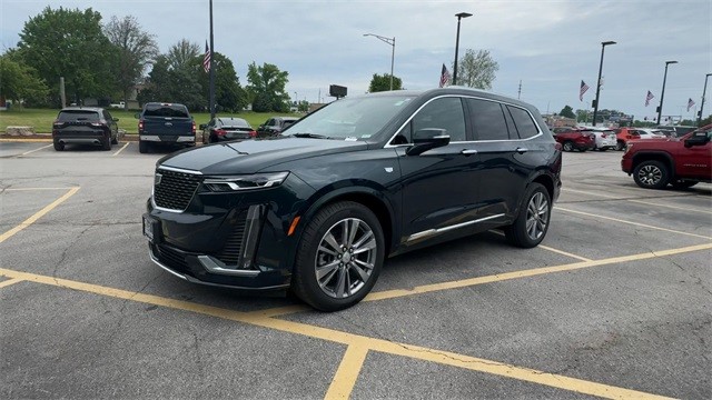 Cadillac XT6 Vehicle Full-screen Gallery Image 05