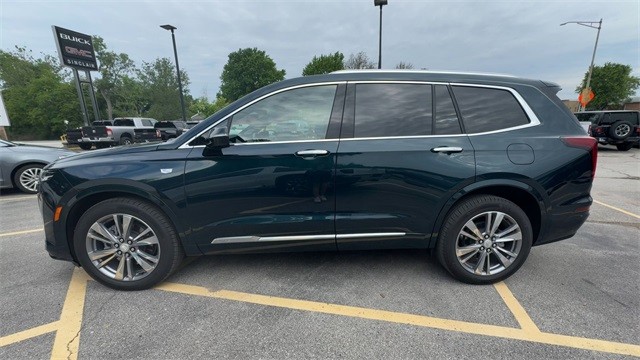 Cadillac XT6 Vehicle Full-screen Gallery Image 06