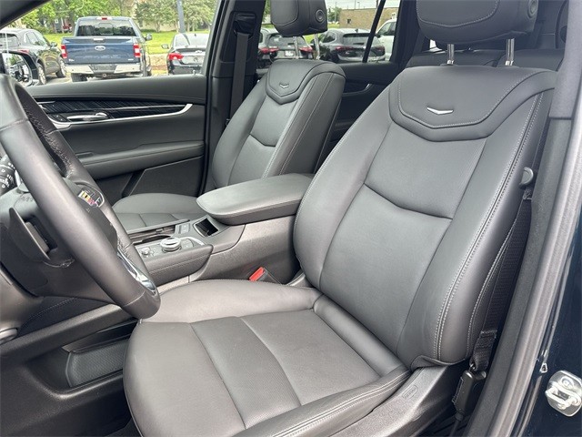 Cadillac XT6 Vehicle Full-screen Gallery Image 24