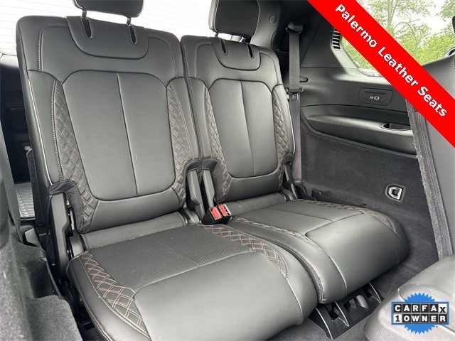 Jeep Grand Cherokee L Vehicle Full-screen Gallery Image 32