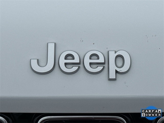 Jeep Grand Cherokee L Vehicle Full-screen Gallery Image 36
