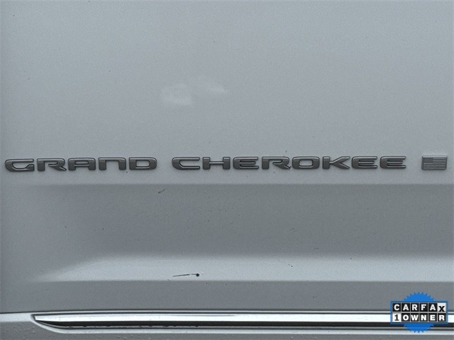 Jeep Grand Cherokee L Vehicle Full-screen Gallery Image 37