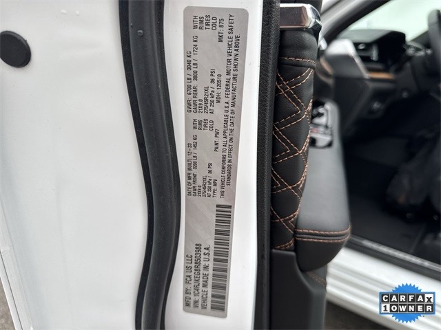 Jeep Grand Cherokee L Vehicle Full-screen Gallery Image 39