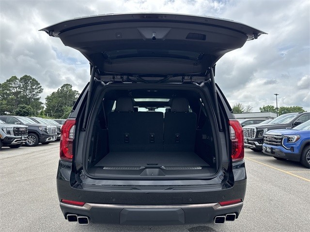 GMC Yukon XL Vehicle Full-screen Gallery Image 25