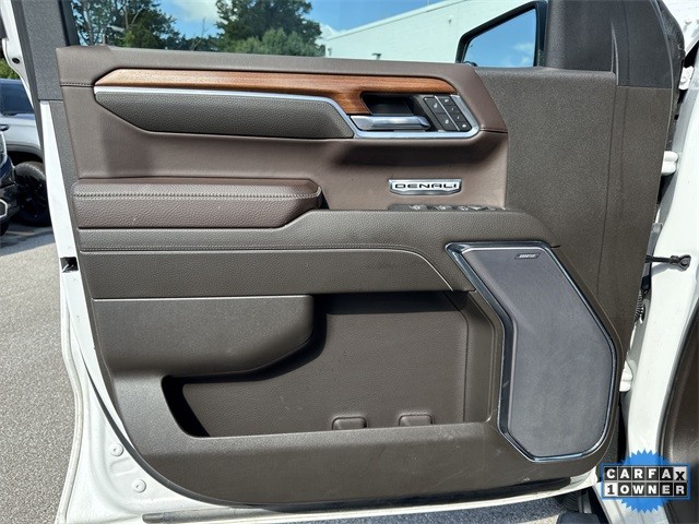 GMC Sierra 1500 Vehicle Full-screen Gallery Image 27