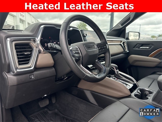 GMC Canyon Vehicle Full-screen Gallery Image 13