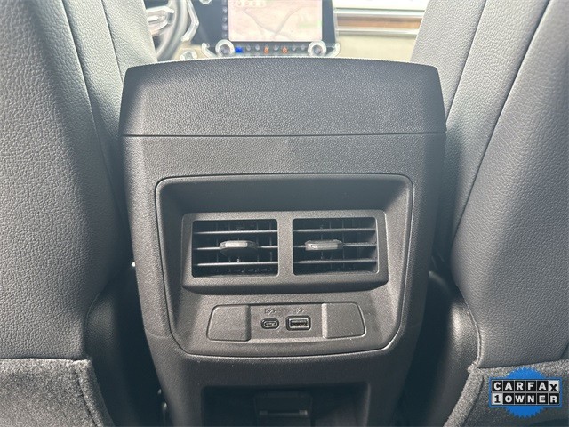 GMC Canyon Vehicle Full-screen Gallery Image 25