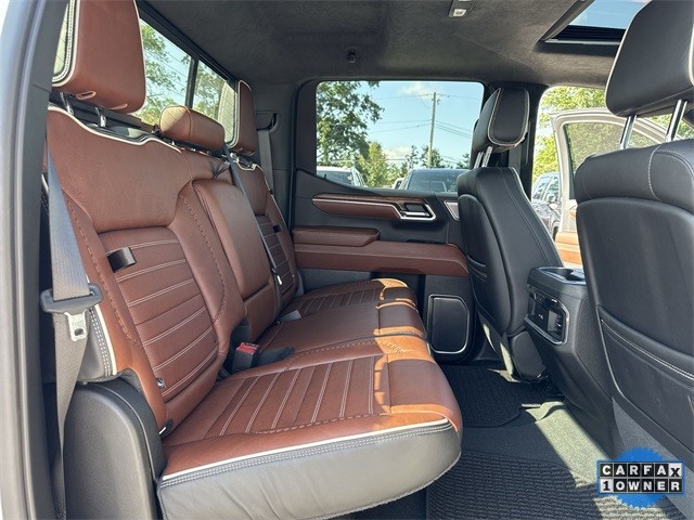 GMC Sierra 1500 Vehicle Full-screen Gallery Image 32