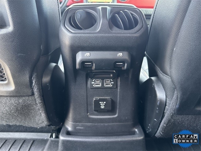Jeep Wrangler Vehicle Full-screen Gallery Image 25