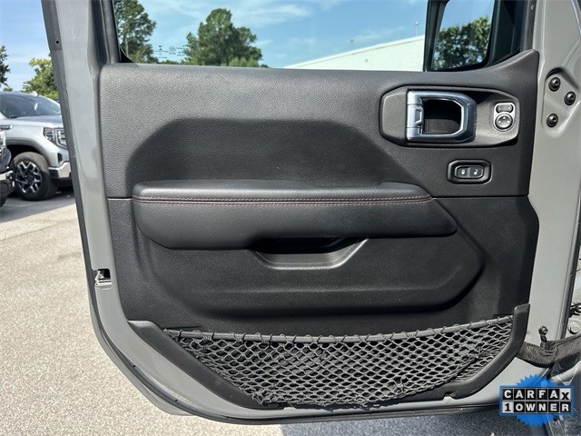 Jeep Wrangler Vehicle Full-screen Gallery Image 26