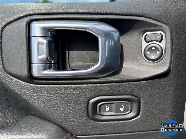 Jeep Wrangler Vehicle Full-screen Gallery Image 27