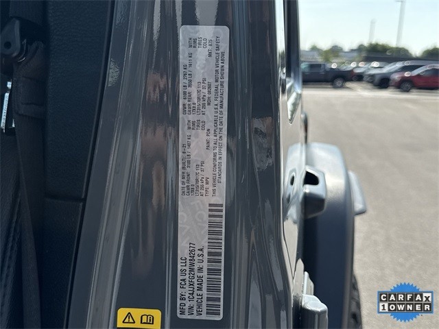 Jeep Wrangler Vehicle Full-screen Gallery Image 37