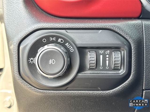 Jeep Wrangler Vehicle Full-screen Gallery Image 38