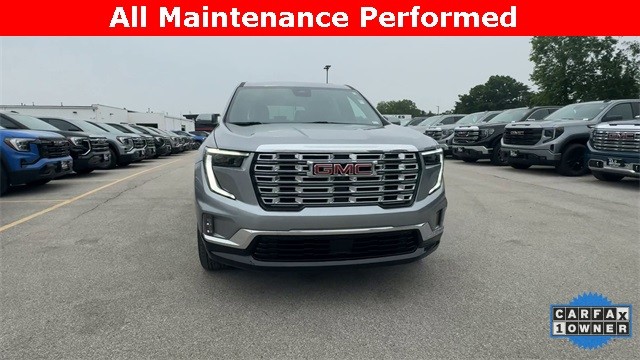 GMC Acadia Vehicle Full-screen Gallery Image 03