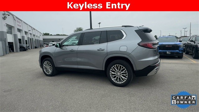 GMC Acadia Vehicle Full-screen Gallery Image 07