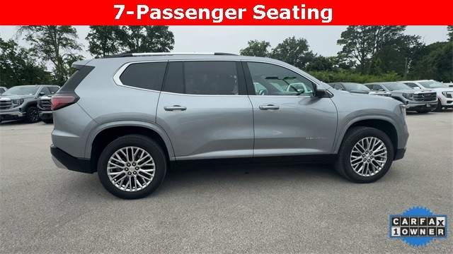 GMC Acadia Vehicle Full-screen Gallery Image 11