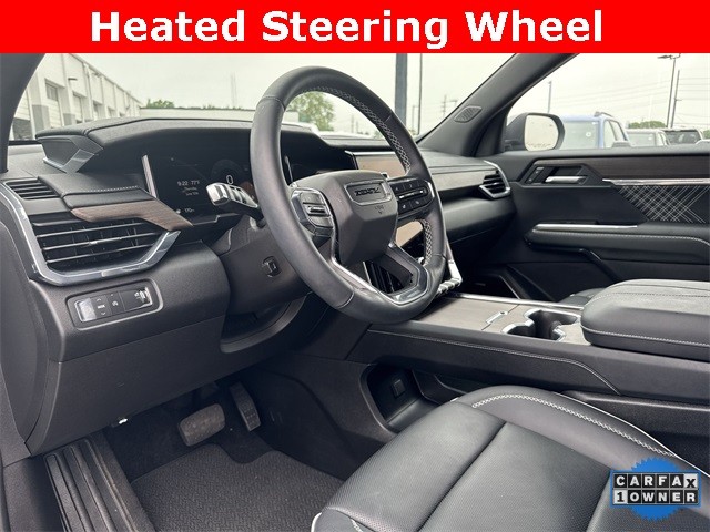 GMC Acadia Vehicle Full-screen Gallery Image 14