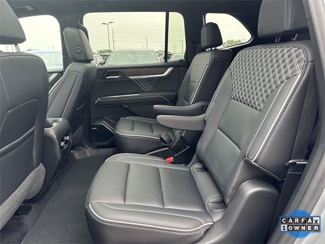GMC Acadia Vehicle Full-screen Gallery Image 30