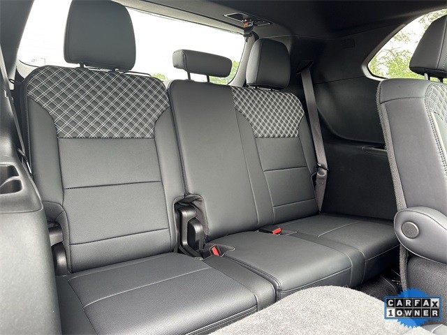 GMC Acadia Vehicle Full-screen Gallery Image 32