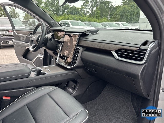 GMC Acadia Vehicle Full-screen Gallery Image 34