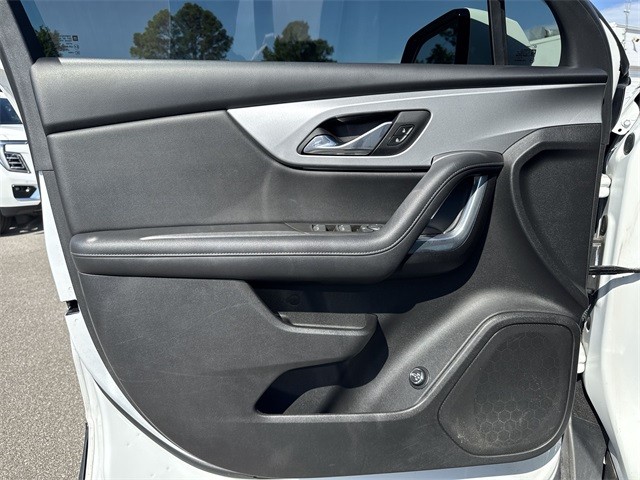 Chevrolet Blazer Vehicle Full-screen Gallery Image 25