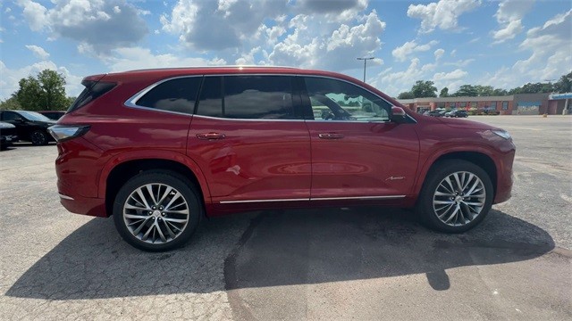 Buick Enclave Vehicle Full-screen Gallery Image 09