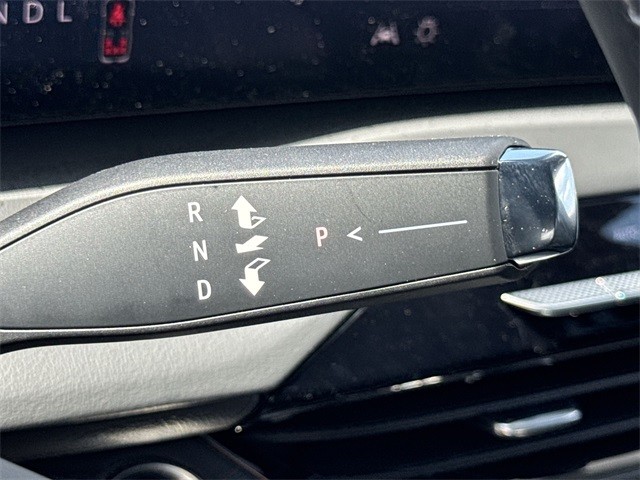 Buick Enclave Vehicle Full-screen Gallery Image 20