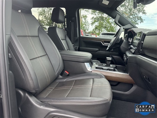 Chevrolet Silverado 1500 Vehicle Full-screen Gallery Image 32