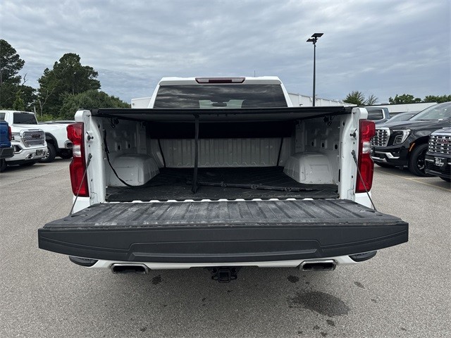 Chevrolet Silverado 1500 Vehicle Full-screen Gallery Image 28