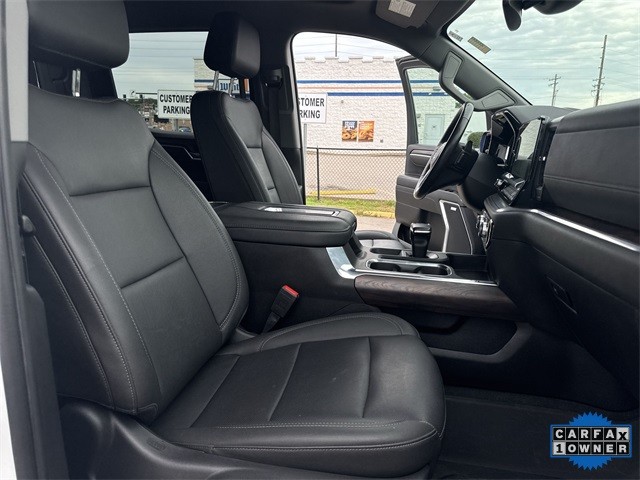 GMC Sierra 1500 Vehicle Full-screen Gallery Image 32