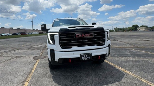 GMC Sierra 2500HD Vehicle Full-screen Gallery Image 03