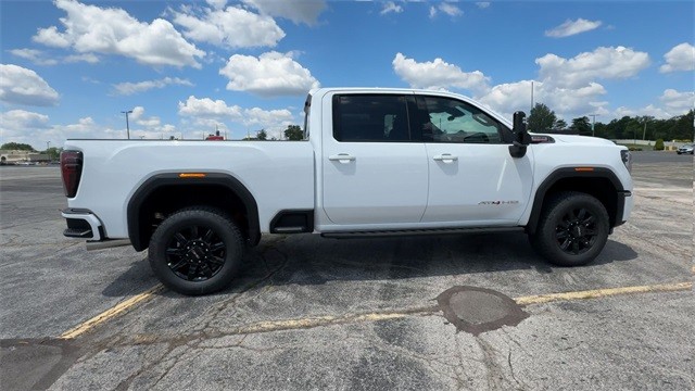 GMC Sierra 2500HD Vehicle Full-screen Gallery Image 09