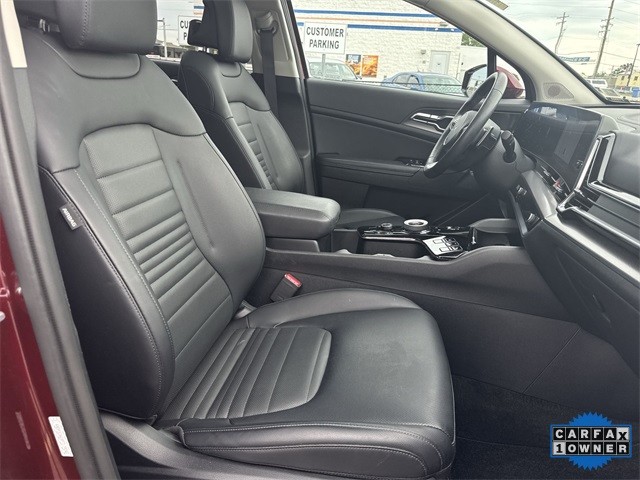 Kia Sportage Hybrid Vehicle Full-screen Gallery Image 33