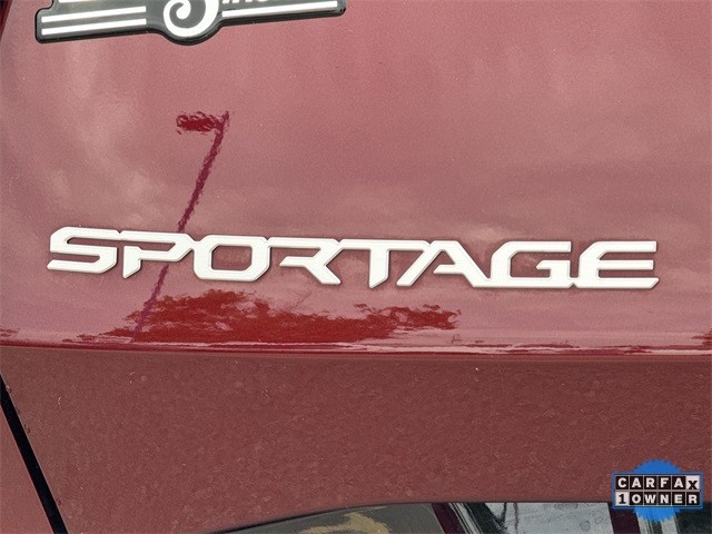Kia Sportage Hybrid Vehicle Full-screen Gallery Image 37