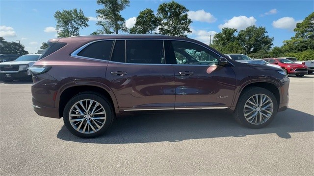 Buick Enclave Vehicle Full-screen Gallery Image 09